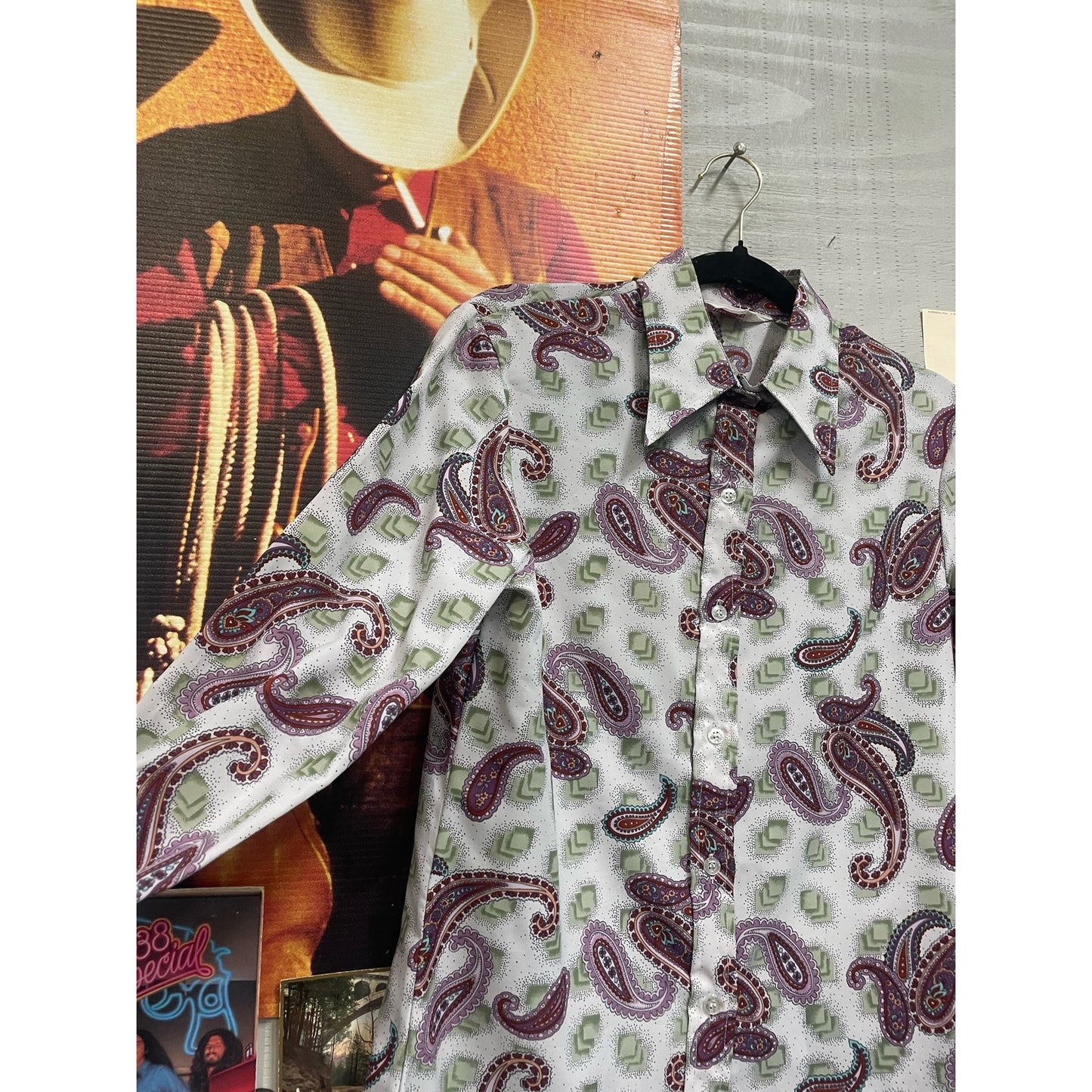 Vintage 70s Paisley Groovy Trippy Dagger Collar Button up Disco Shirt